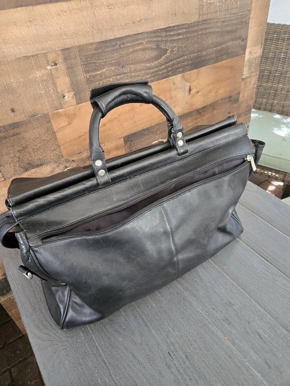 The Clava 049BLK Premium Handcrafted Top-Grain Black Leather Business Bag